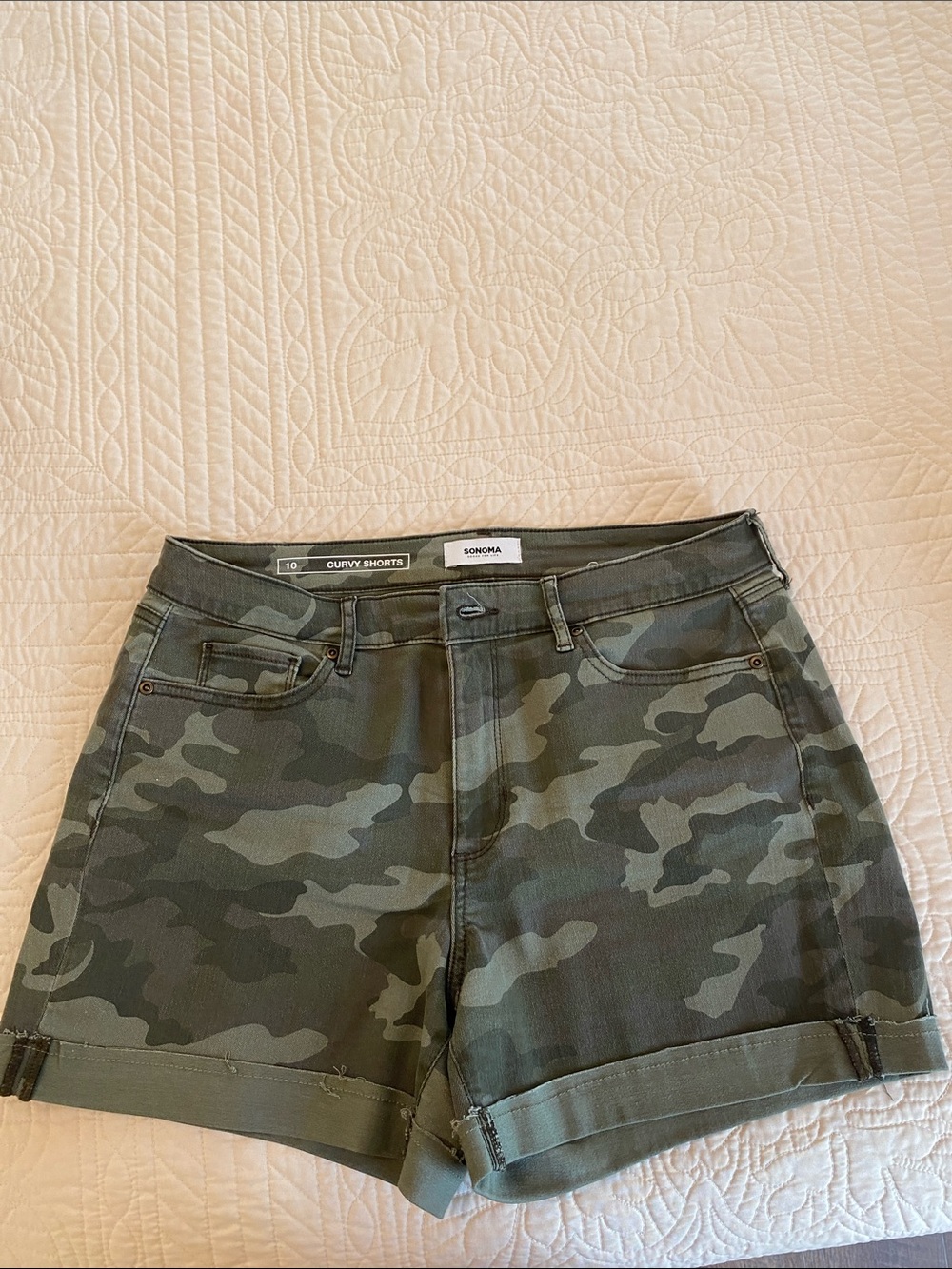 Sonoma Olive Camo Curvy Women's Shorts